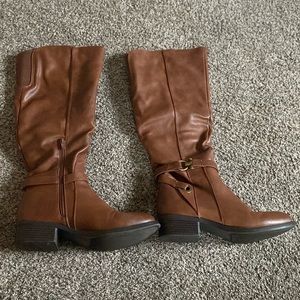 Women’s brown boots
